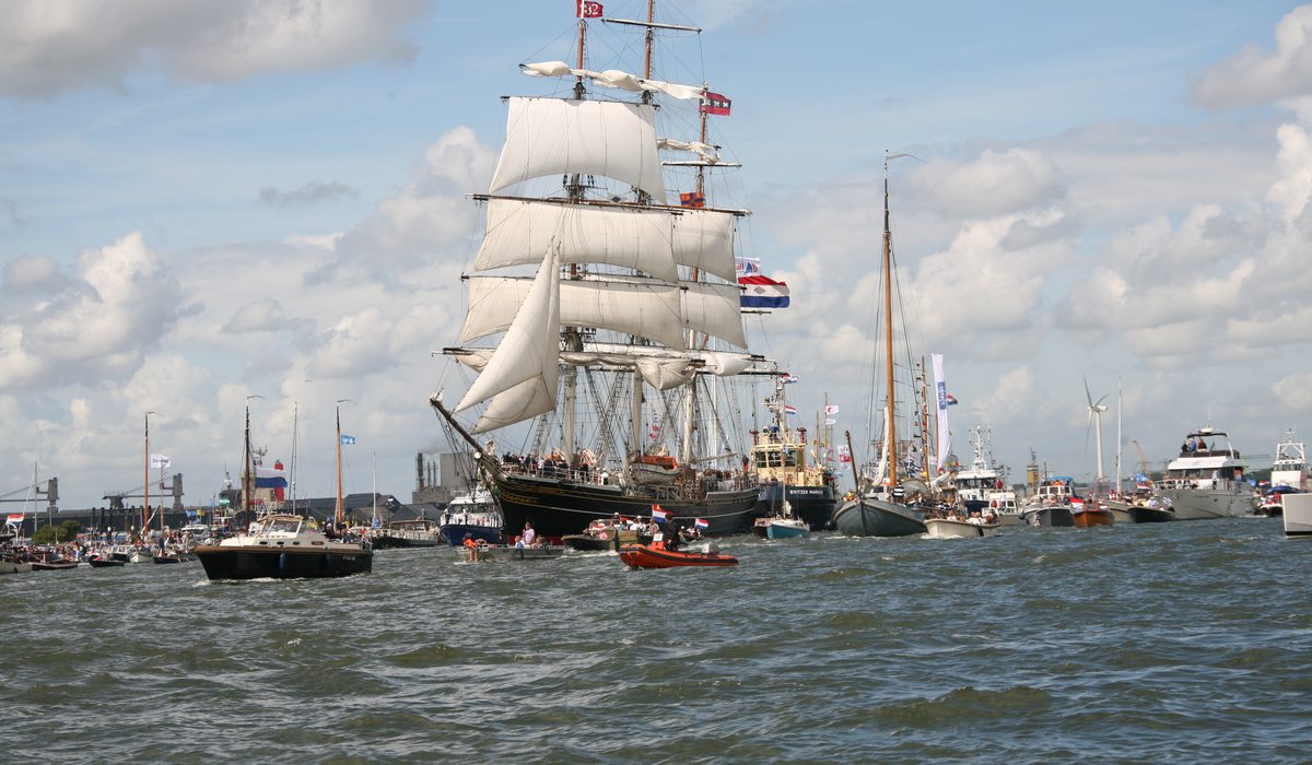 Нидерланды готовятся к юбилейному морскому фестивалю SAIL Amsterdam 2025
