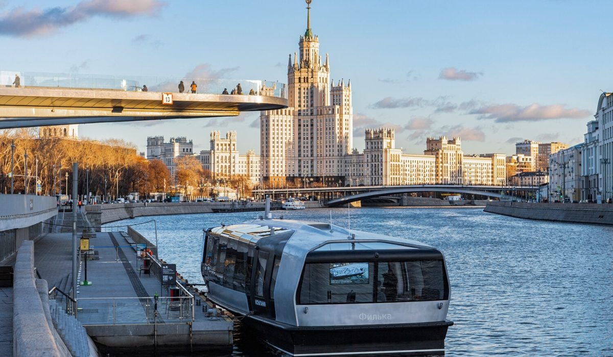 Московские электросуда готовят к переходу на зимний режим работы