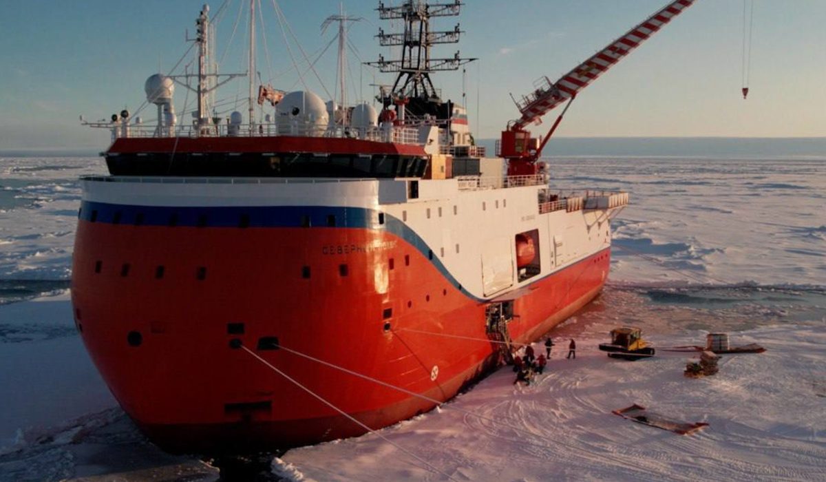 Станция «Северный полюс-42» остановилась в 75 км от вершины планеты