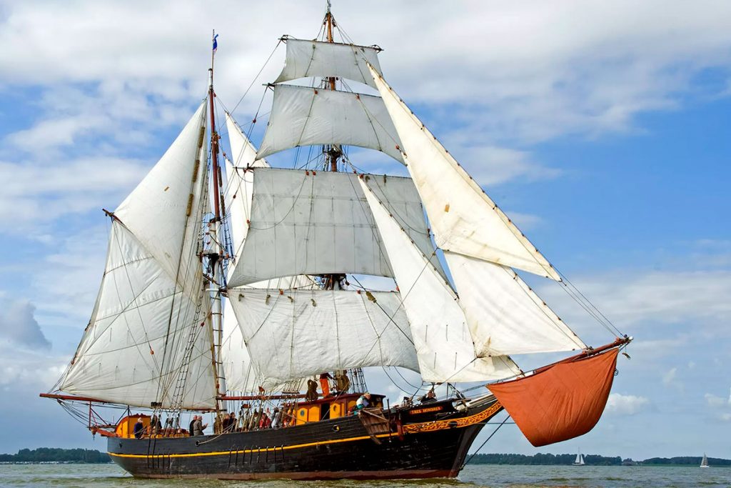 Бригантина Tres Hombres