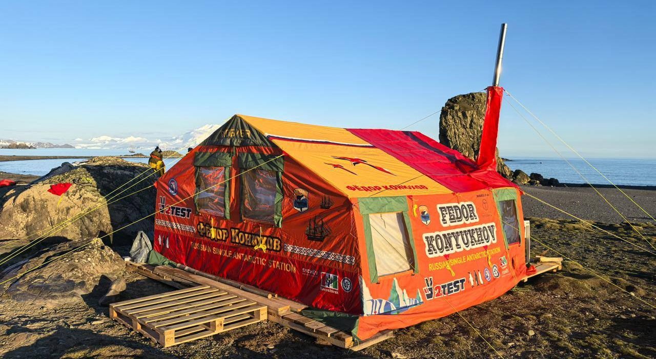 Фёдор Конюхов открыл первую одиночную станцию в Антарктиде