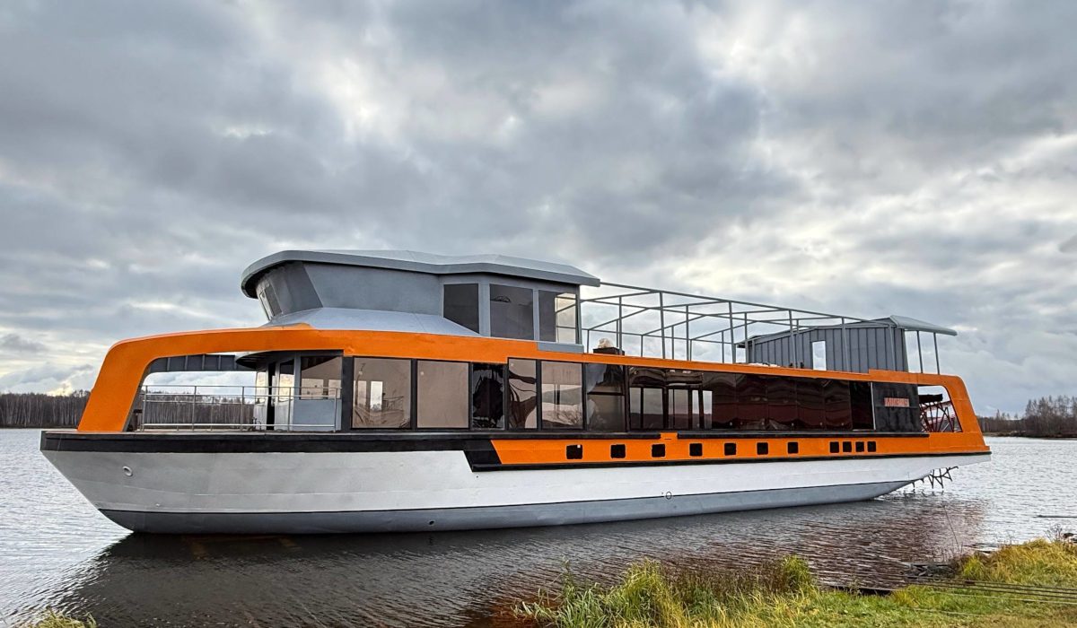 На Чкаловской судоверфи спустили «Минин» и заложили «Пожарский»