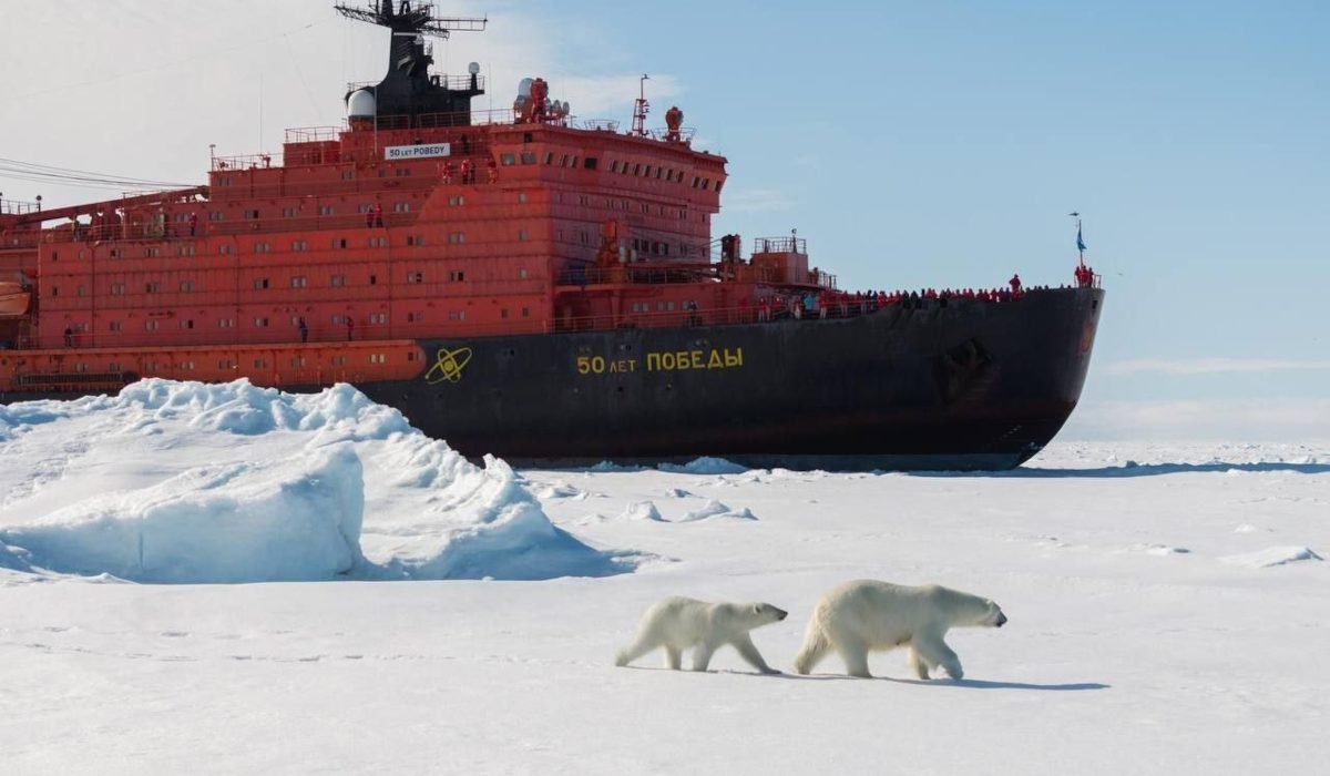 Россия отмечает 66-летие атомного ледокольного флота