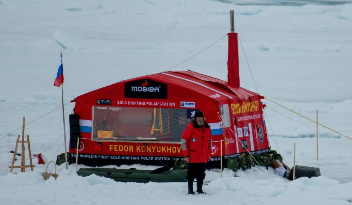 Фёдор Конюхов встречает день рождения на антарктической станции