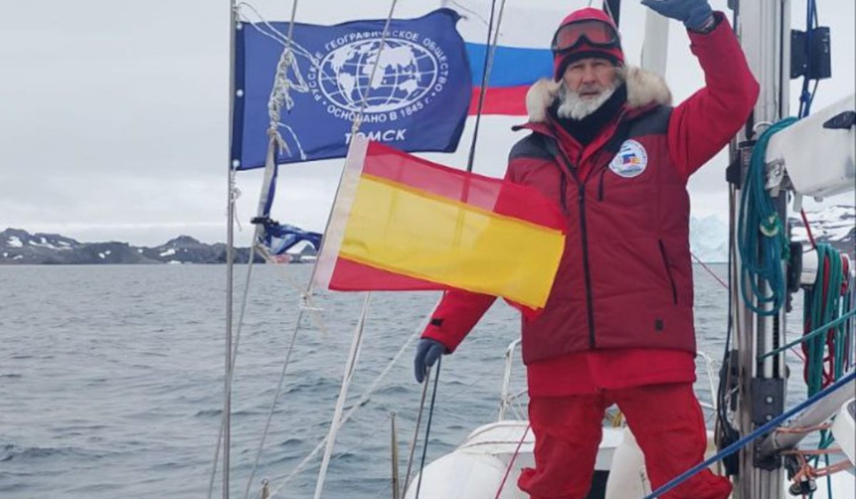 Томская экспедиция достигла Антарктиды и встретилась с Фёдором Конюховым