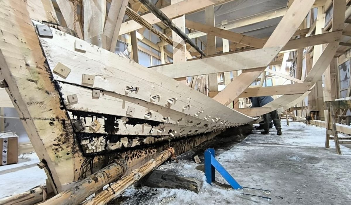 В Архангельске строят поморский коч для экспедиции по Арктике