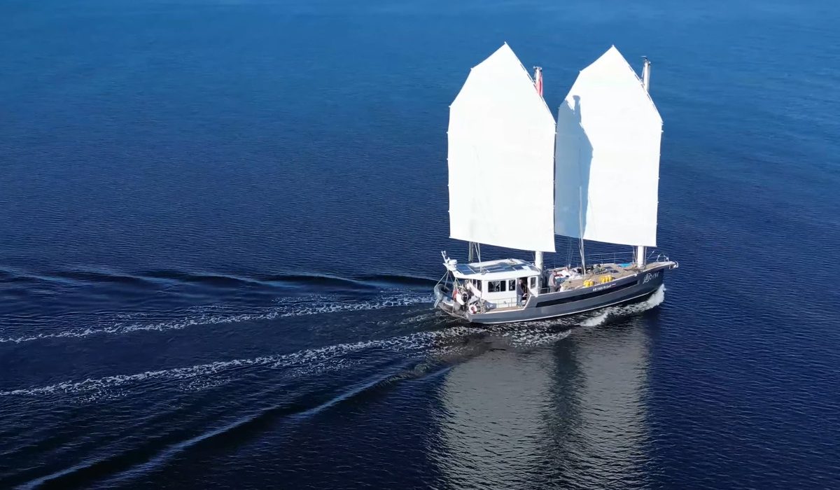 «Мидана» идёт на Север. Интервью с капитаном Дмитрием Теплицким