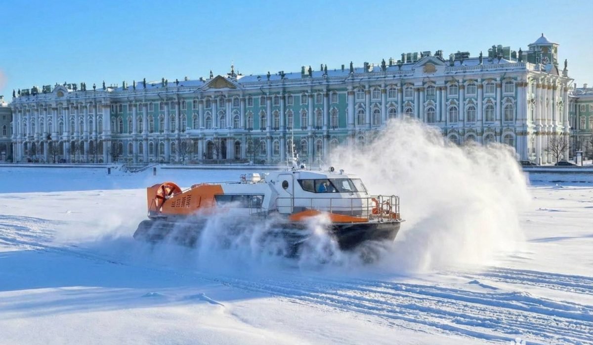В Санкт-Петербурге запустили зимние прогулки на судне «Волжский»