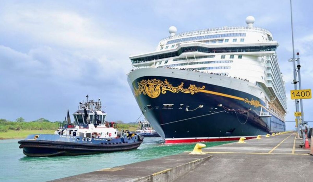 Disney Adventure стал крупнейшим круизным лайнером в истории Панамского канала