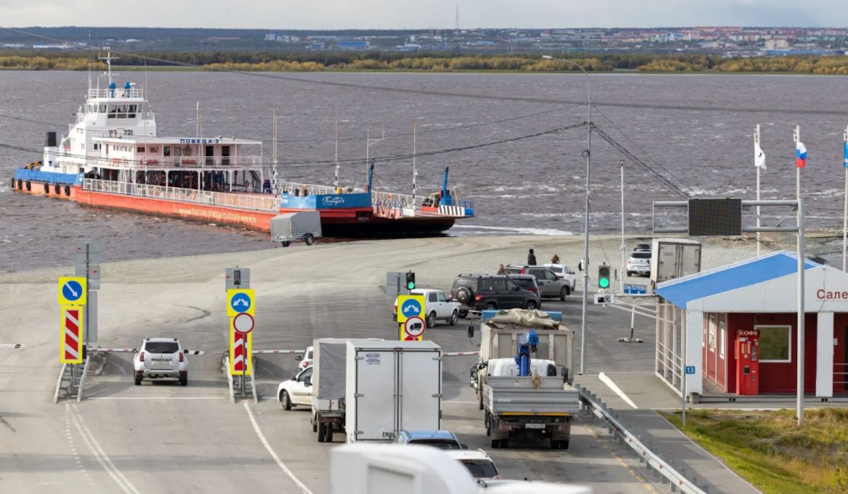 Первые паромы Салехард — Приобье выйдут на линию в конце мая