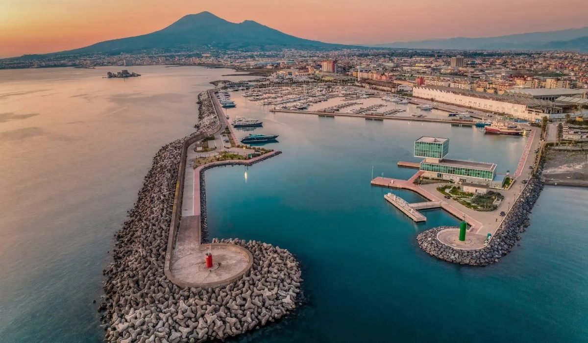 Napoli Boat Show откроет яхтенный сезон у подножия Везувия
