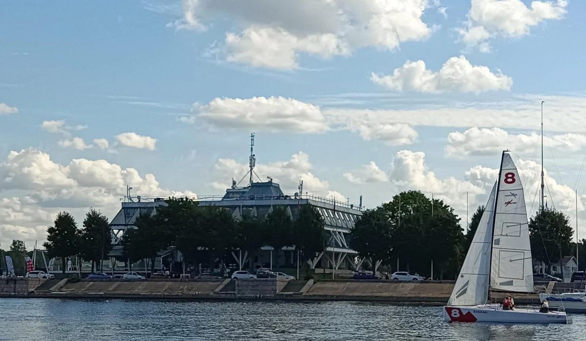 На Петровской косе готовятся к строительству студенческого яхт-клуба