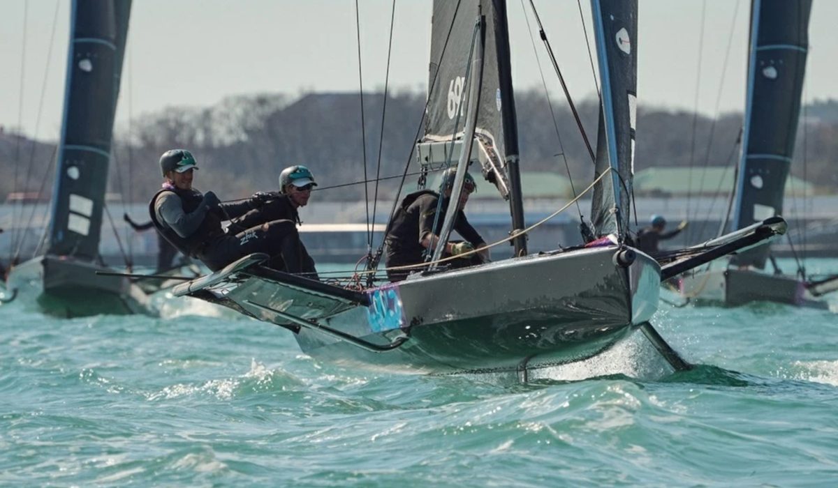 Геленджик открыл сезон экстремальных гонок на летящих яхтах